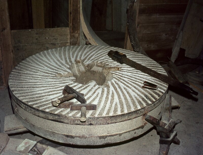 Koren- en pelmolen De Ster